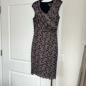 Jessica Howard Black and Gray Floral Midi Dress